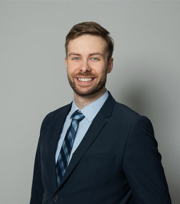 Cameron Young, Dunbrook Associates | Financial Services Review | Top Independent Financial Planning Service in Canada