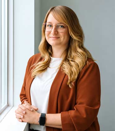 Christina Zacerkowny, Freelandt Caldwell Reilly, LLP | Financial Services Review | Top Chartered Professional Accountants Firm In Canada