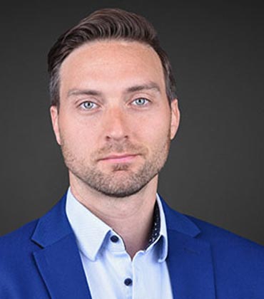 Juergen G. Director IT Governance, Director IT Governance, Risk and Compliance, Vontobel
