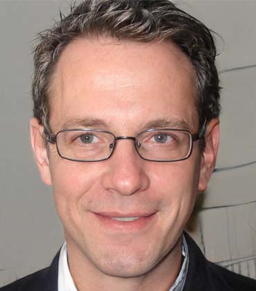 Calvin Robinson, Manager, Financial Planning & Analysis,